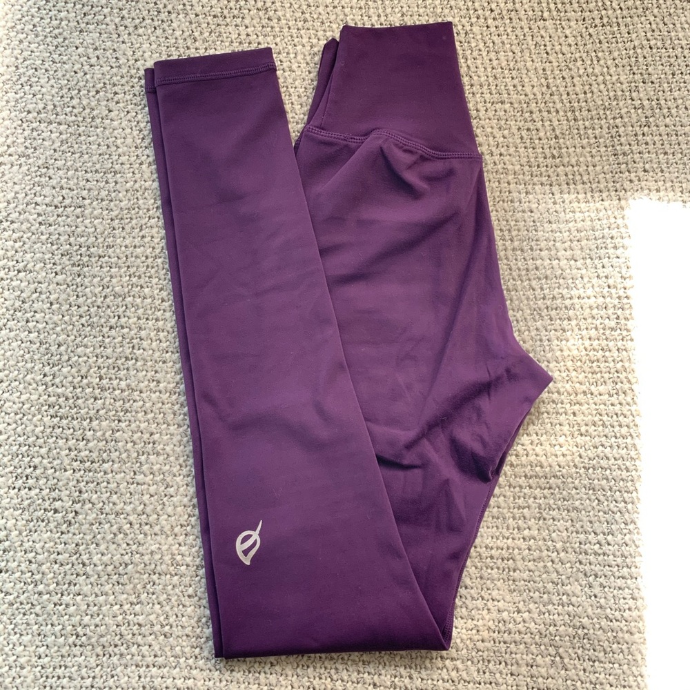 Ptula Taylor "Stay True" leggings